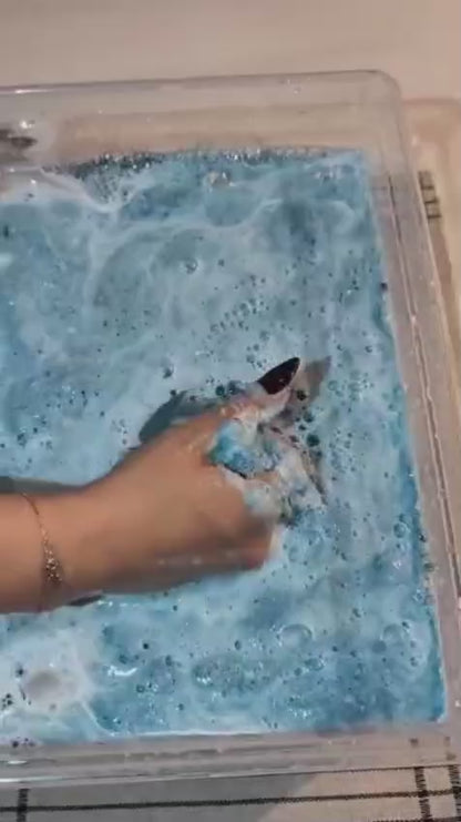 Bomba de Baie Afine – Bila Efervescenta Albastra si Super Distractiva