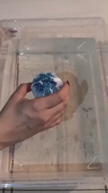 Bomba de Baie Afine – Bila Efervescenta Albastra si Super Distractiva