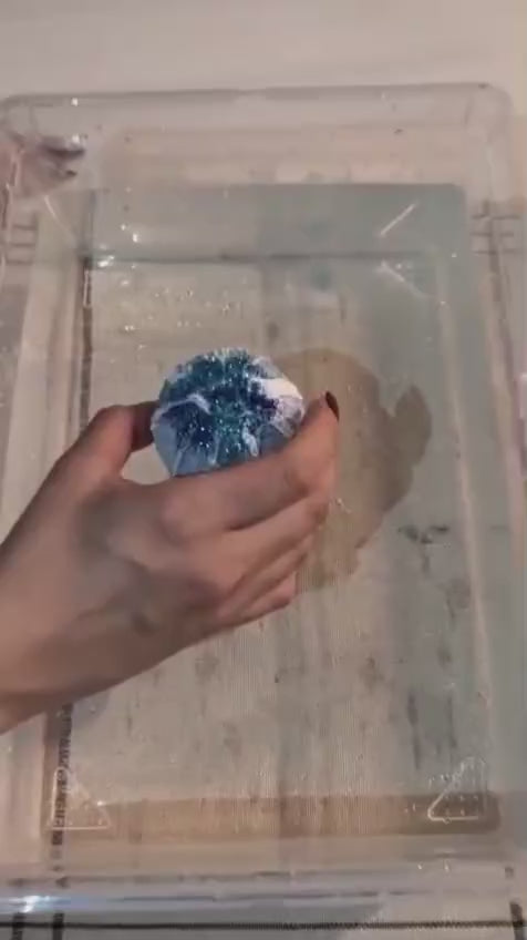 Bomba de Baie Afine – Bila Efervescenta Albastra si Super Distractiva