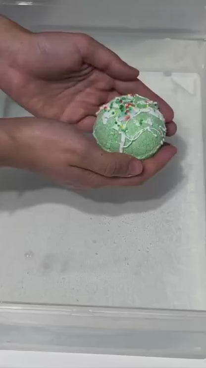 Bomba de Baie Craciun – Bila Efervescenta Festiva (Ho-Ho-WOW!)